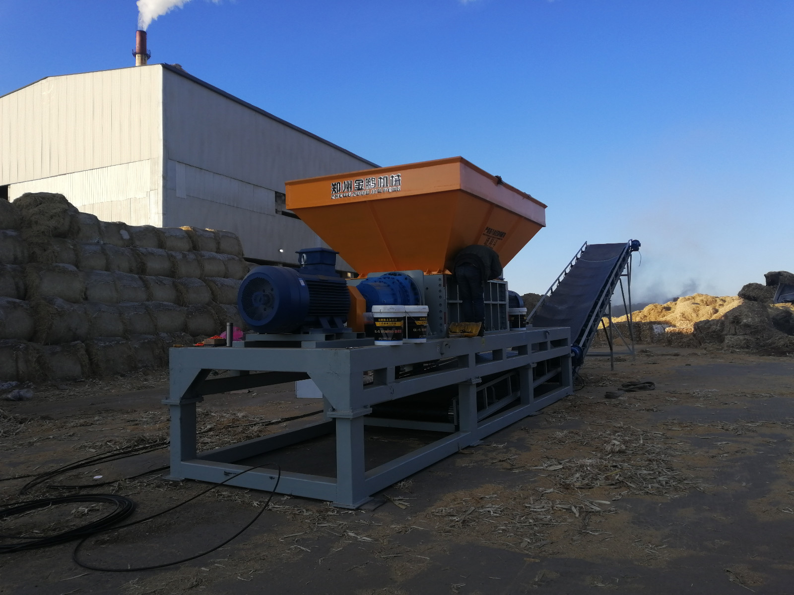 Straw Bale Shredder Compressed Straw Bale Recycling Site