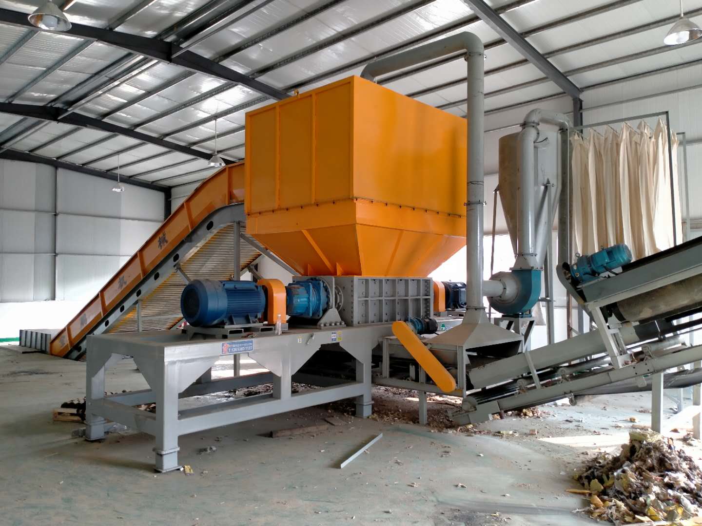 Bulky Waste Shredding Line Sofa and Furniture Processing Site