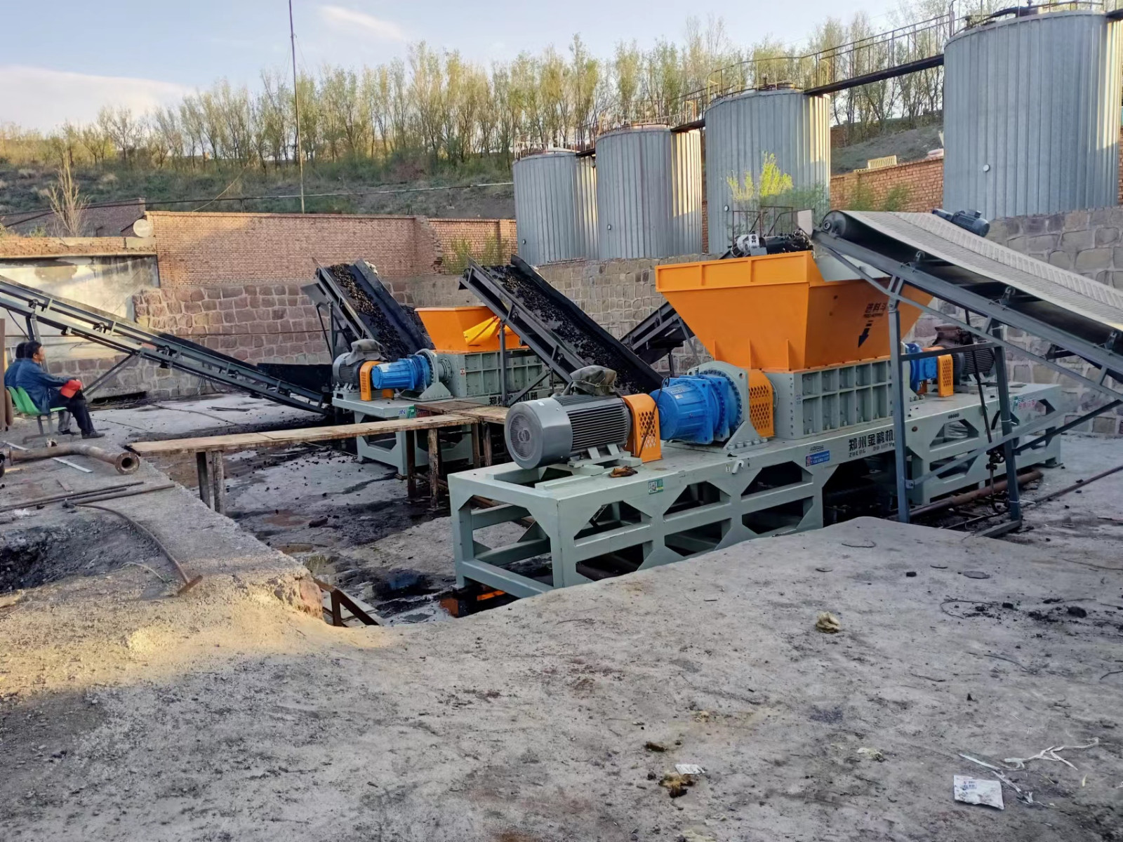Waste Tire Shredding Solution with Double Shaft Shredders