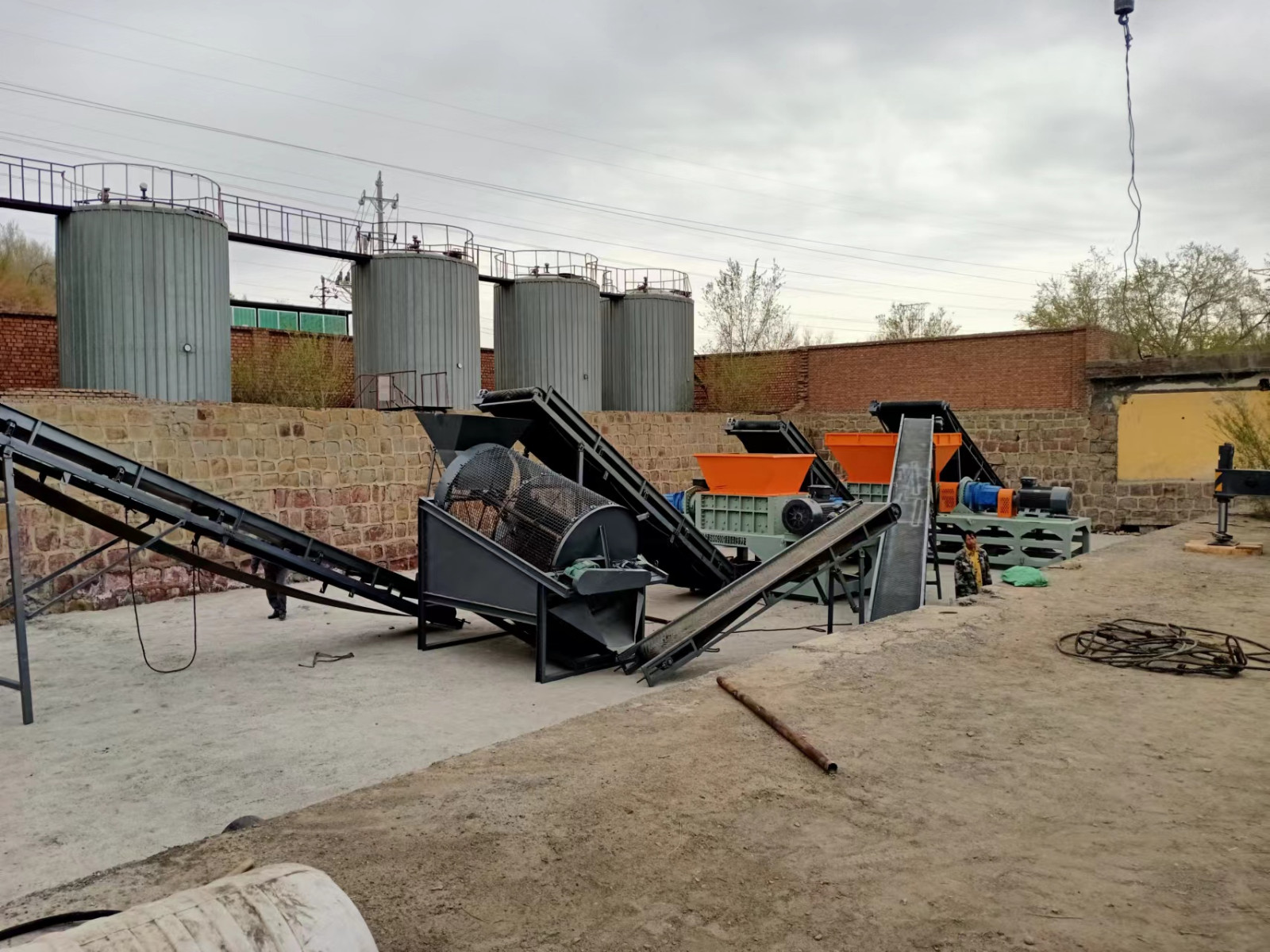 Waste Tire Shredding Solution with Double Shaft Shredders