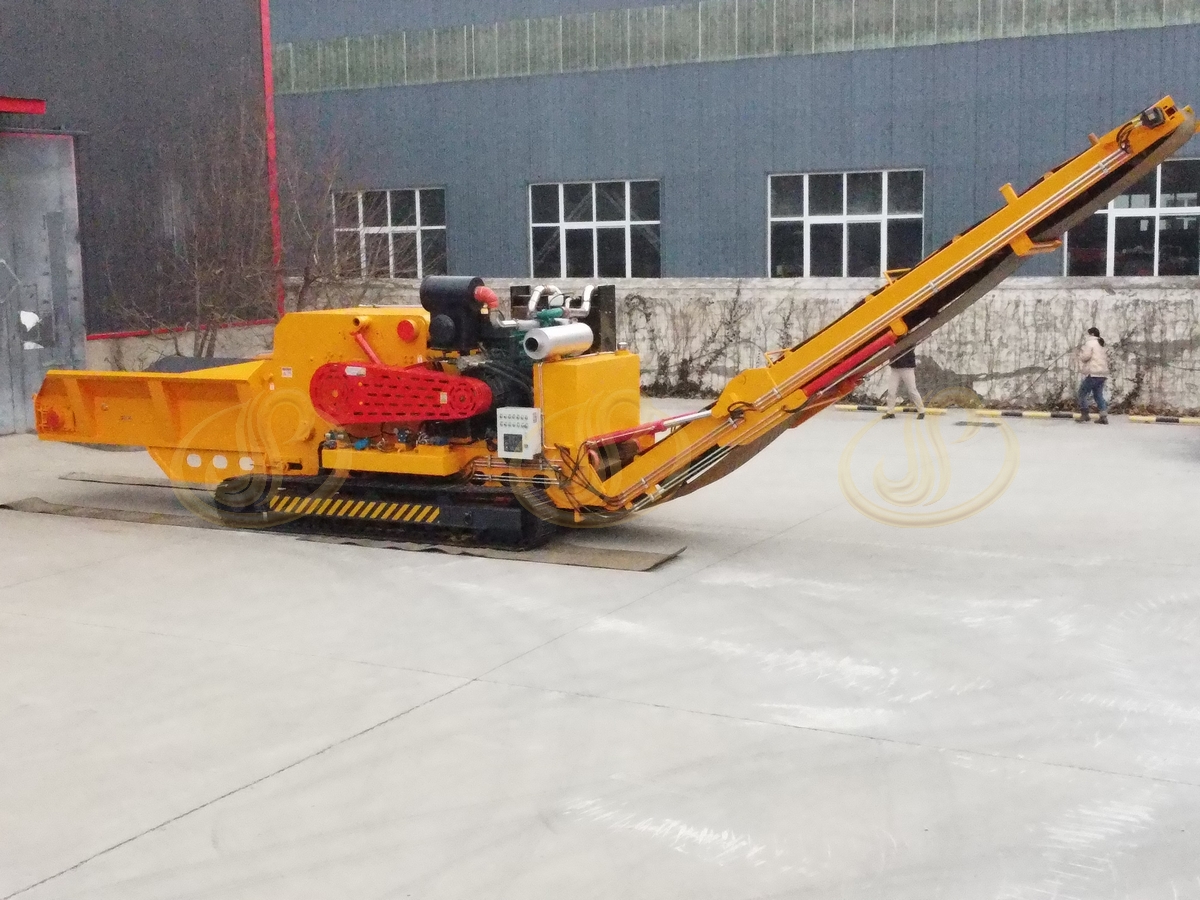 Converting Waste Pallets and Demolition Wood into Biomass Fuel with a Horizontal Grinder