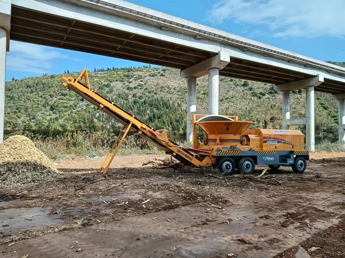 How Zhengzhou Jinpeng tracked horizontal grinder moves between biomass piles